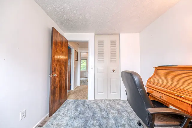 3000 Woodview DRIVE gallery image 9