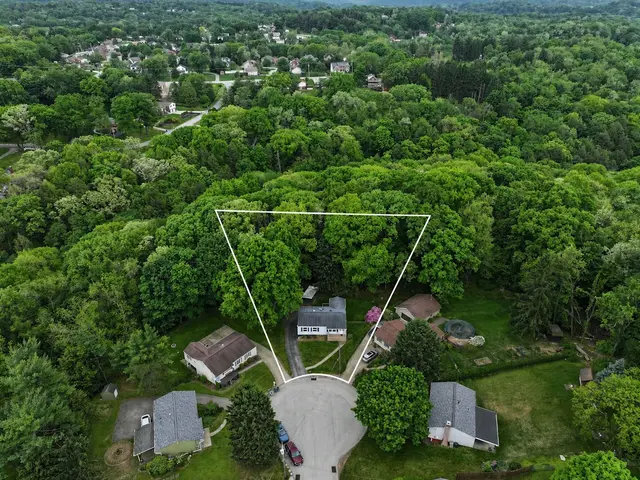 3000 Woodview DRIVE gallery image 14
