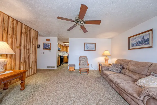 3000 Woodview DRIVE gallery image 26