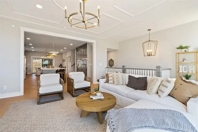 3001 Greeneview Lane gallery image 9