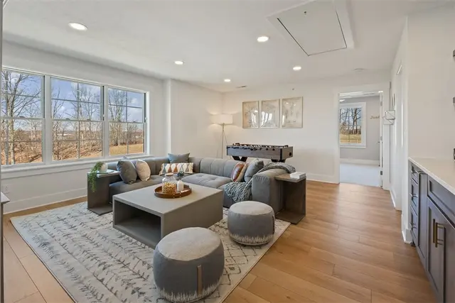 3001 Greeneview Lane gallery image 23