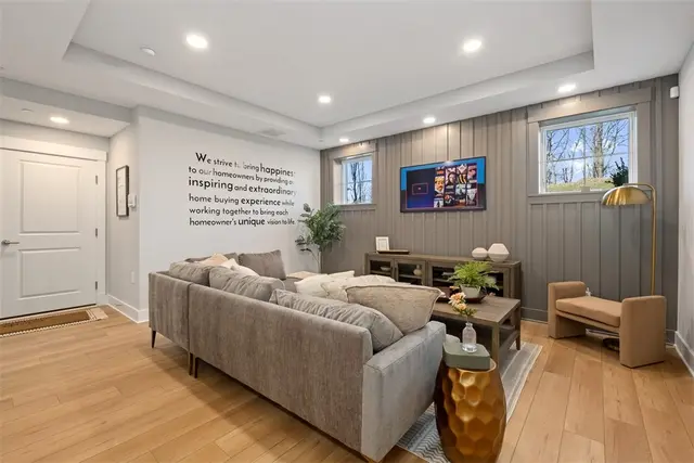 3001 Greeneview Lane gallery image 24