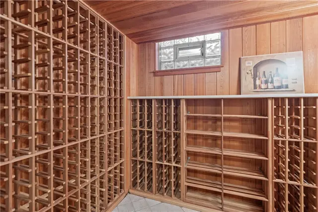 3001 Swansea Crescent W gallery image 29