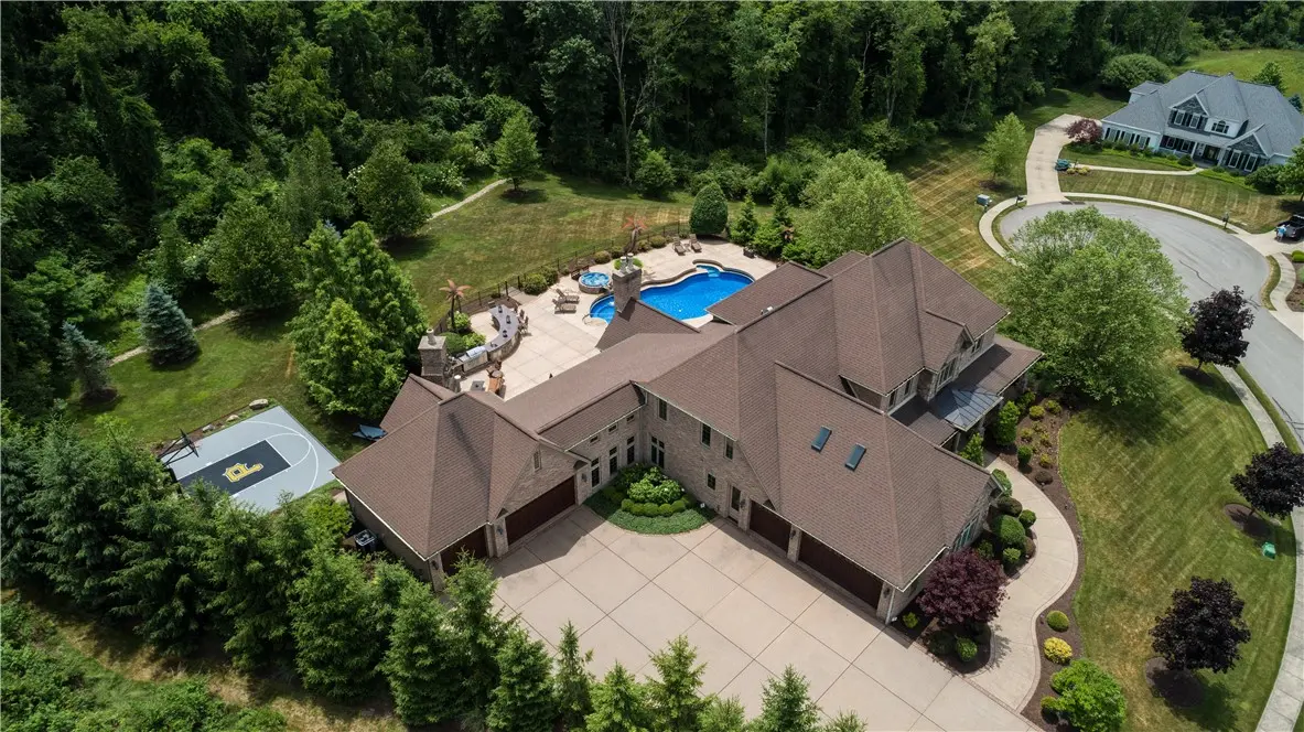 3005 Whispering Creek Dr