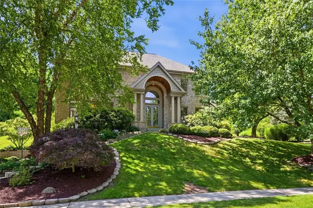 3007 W Grove Place gallery image 2