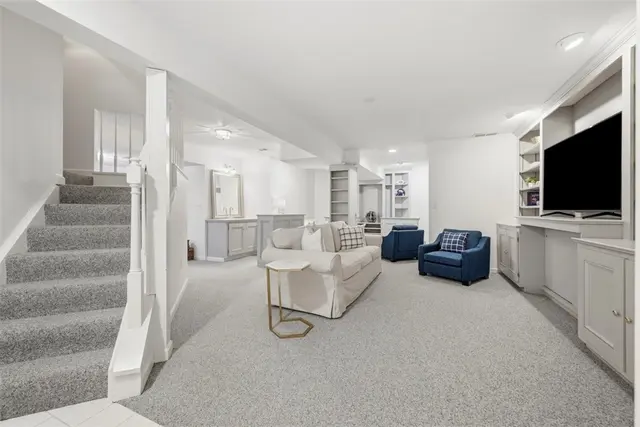 3007 W Grove Place gallery image 3