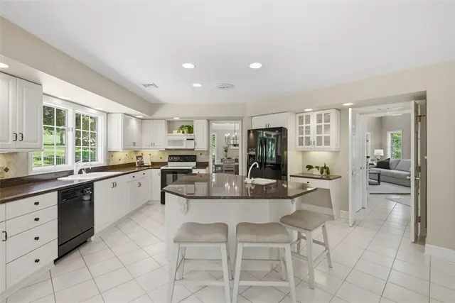 3007 W Grove Place gallery image 6