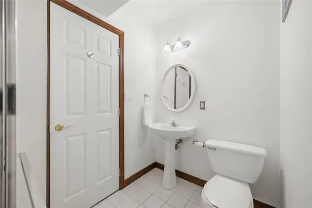3007 W Grove Place gallery image 11