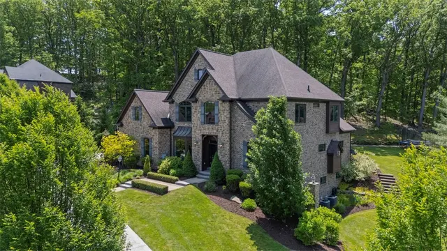 301 Chinquapin Ln gallery image 4