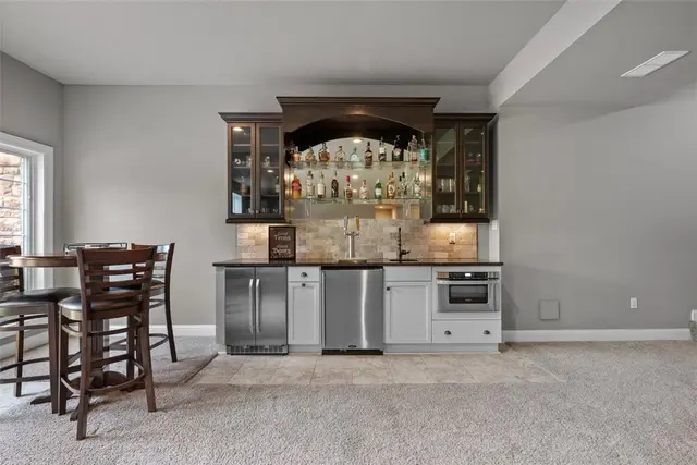 301 Chinquapin Ln gallery image 9