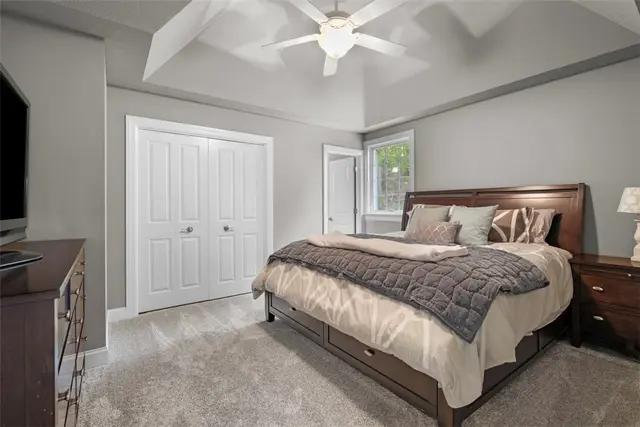 301 Chinquapin Ln gallery image 11