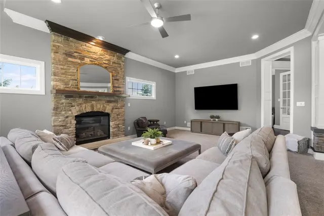 301 Chinquapin Ln gallery image 12