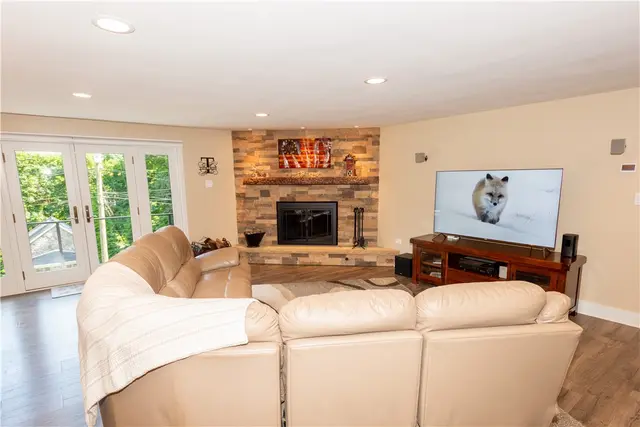301 Old Camp Horne Rd gallery image 18