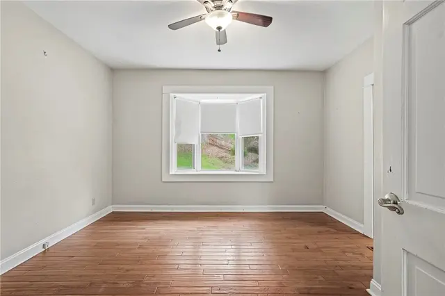 301 Redgate Rd gallery image 12