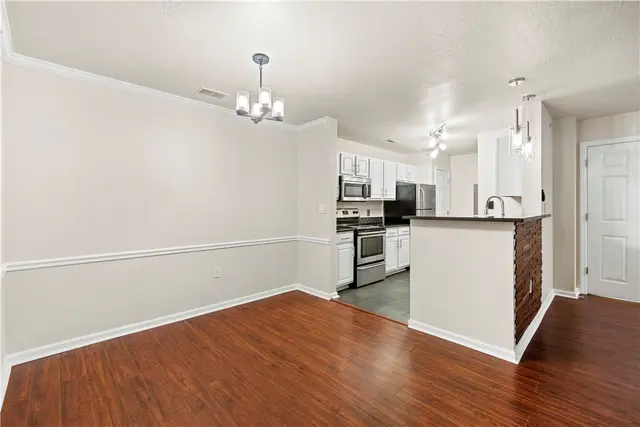 3011 Lenox Oval gallery image 15