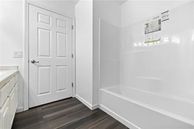 3011 Lenox Oval gallery image 20