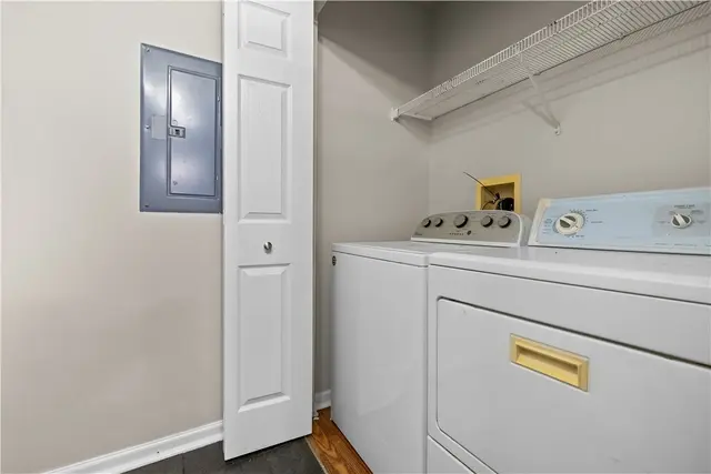 3011 Lenox Oval gallery image 29