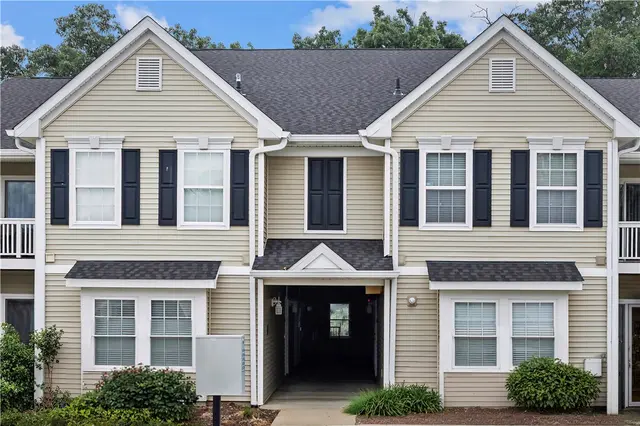 3011 Lenox Oval