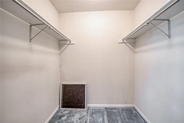 302 Carla Dr gallery image 2