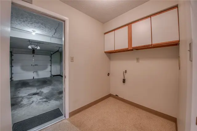302 Carla Dr gallery image 13