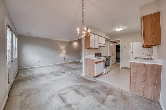 302 Carla Dr gallery image 31