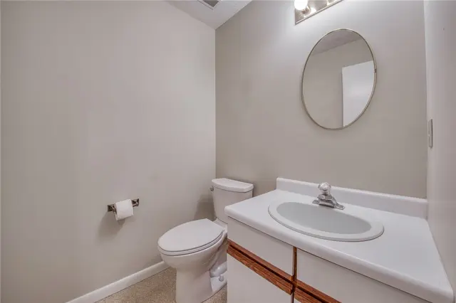 302 Carla Dr gallery image 36