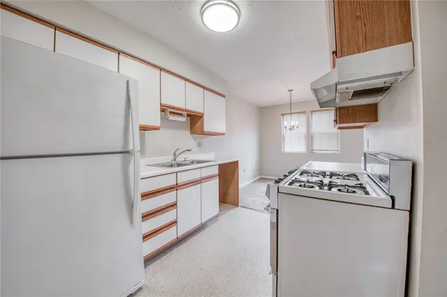 302 Carla Dr gallery image 37