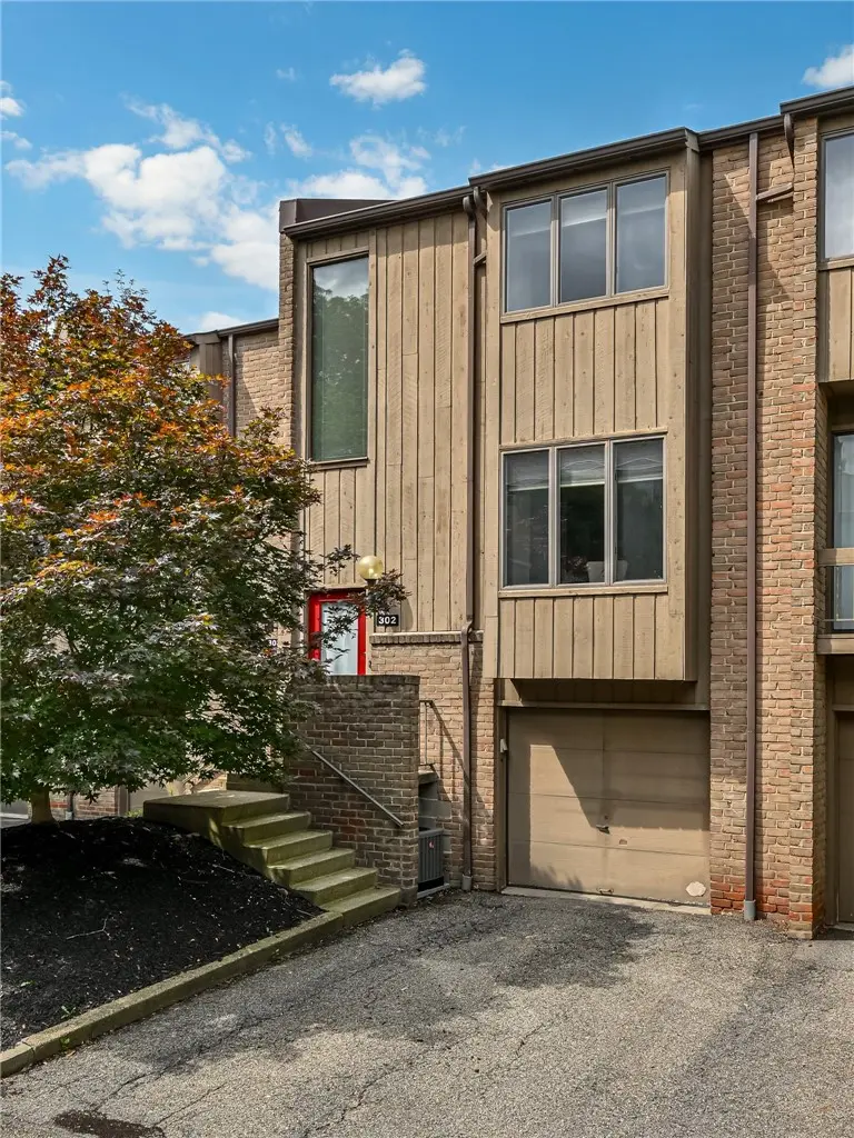 302 Elm Ct