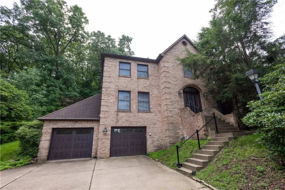 302 High Oaks Ct