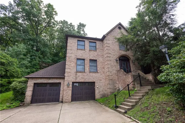 302 High Oaks Ct