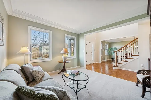 302 Pinyon Drive gallery image 5