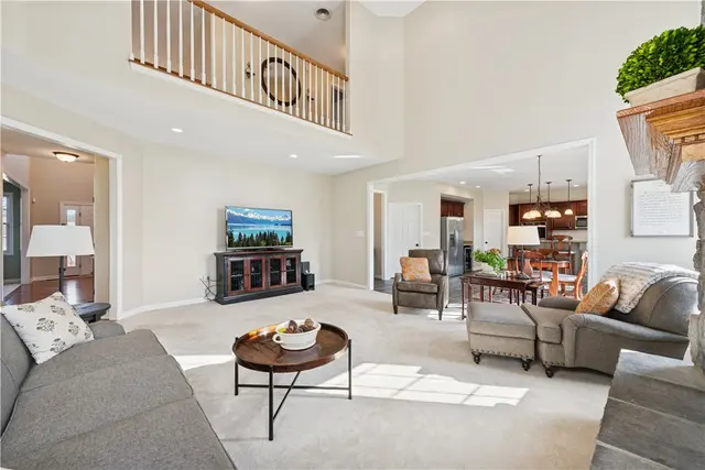 302 Pinyon Drive gallery image 9