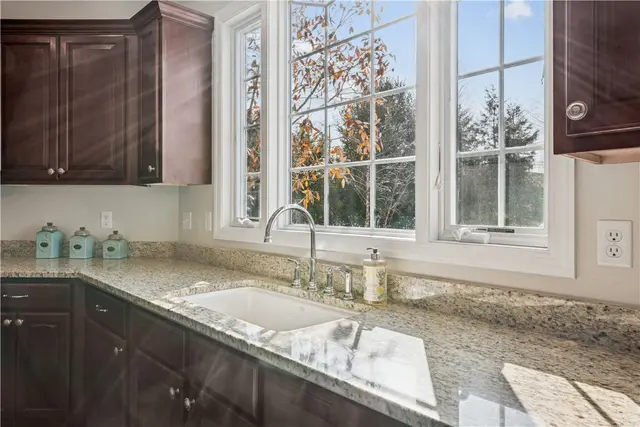 302 Pinyon Drive gallery image 12