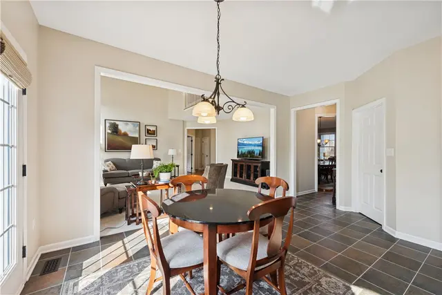 302 Pinyon Drive gallery image 17