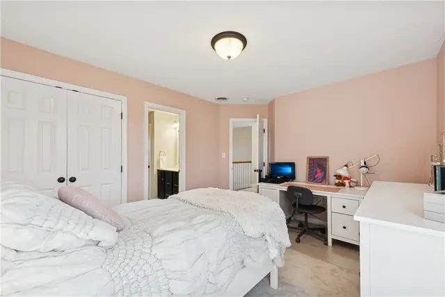 302 Pinyon Drive gallery image 32