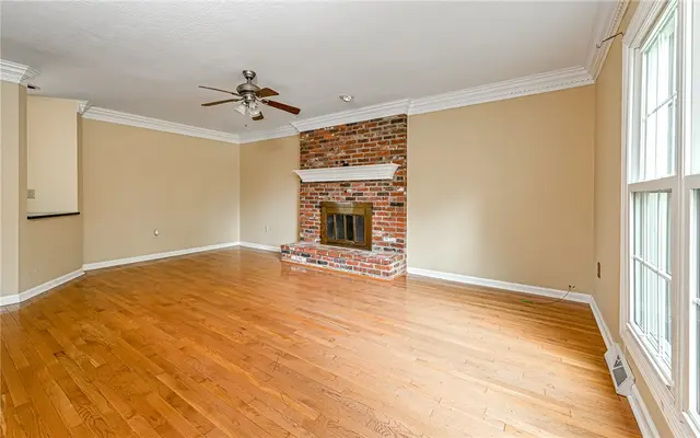 302 Ridgeway Drive gallery image 14