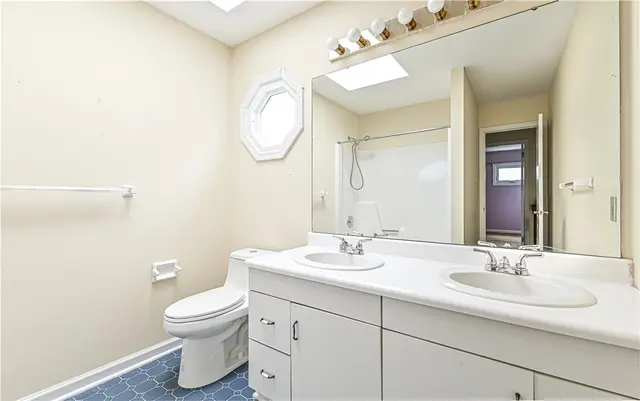 302 Ridgeway Drive gallery image 16