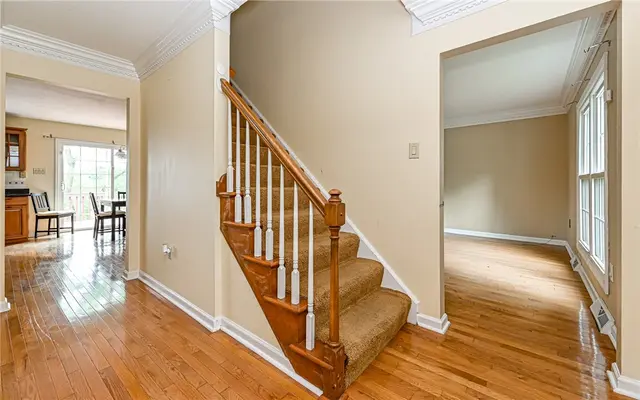 302 Ridgeway Drive gallery image 22