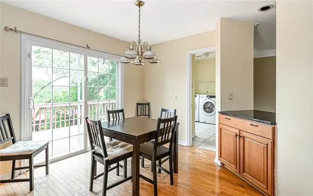 302 Ridgeway Drive gallery image 26
