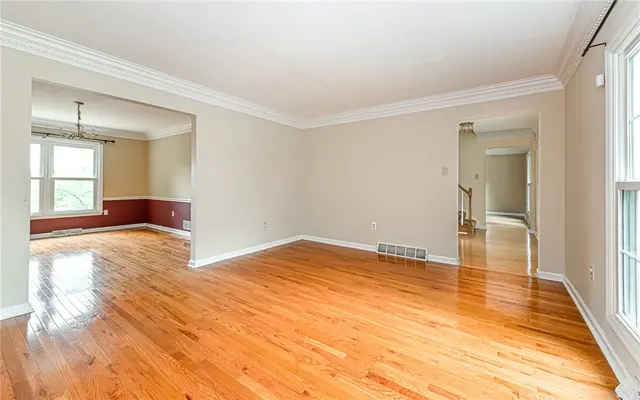 302 Ridgeway Drive gallery image 27
