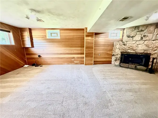 302 Sun Valley Dr gallery image 6