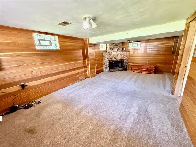 302 Sun Valley Dr gallery image 12