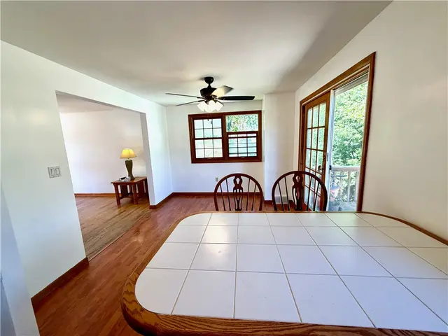 302 Sun Valley Dr gallery image 14