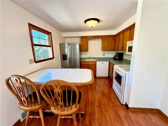 302 Sun Valley Dr gallery image 16