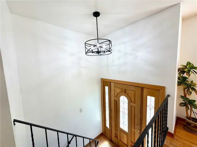 302 Sun Valley Dr gallery image 24