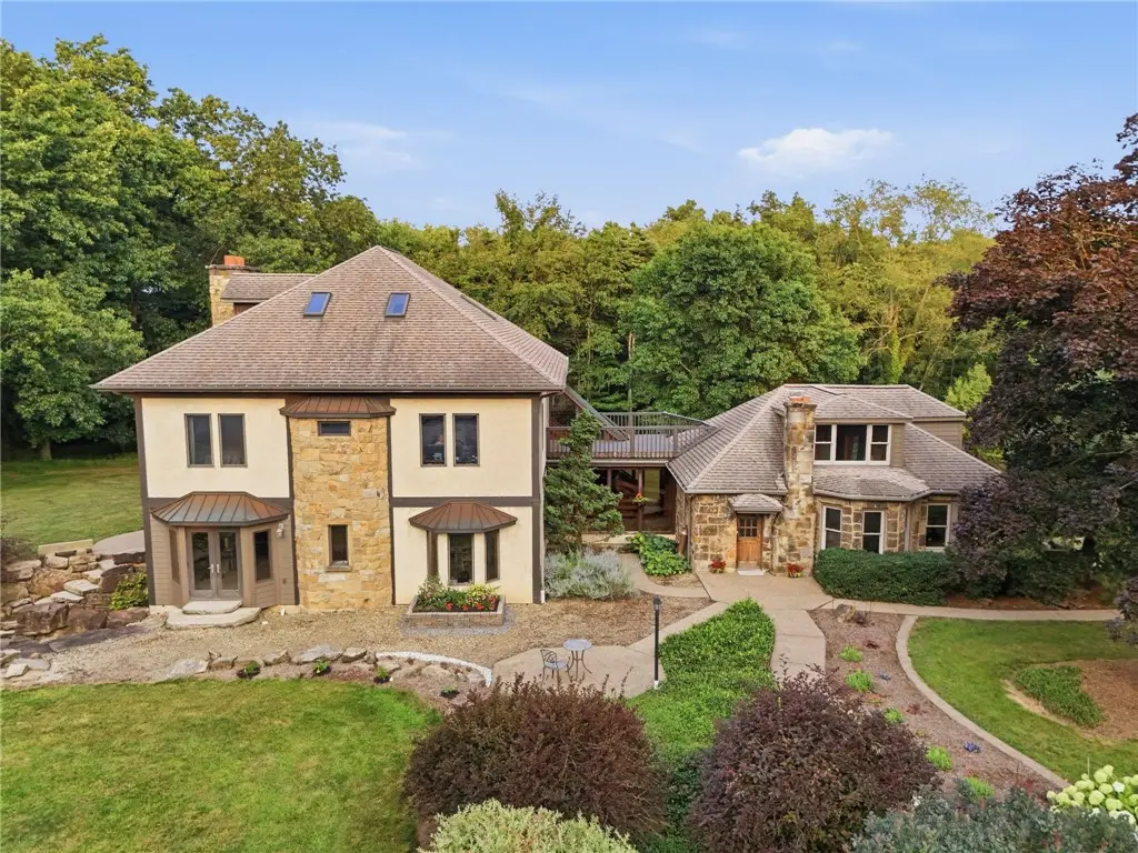 3023 Fairview Rd