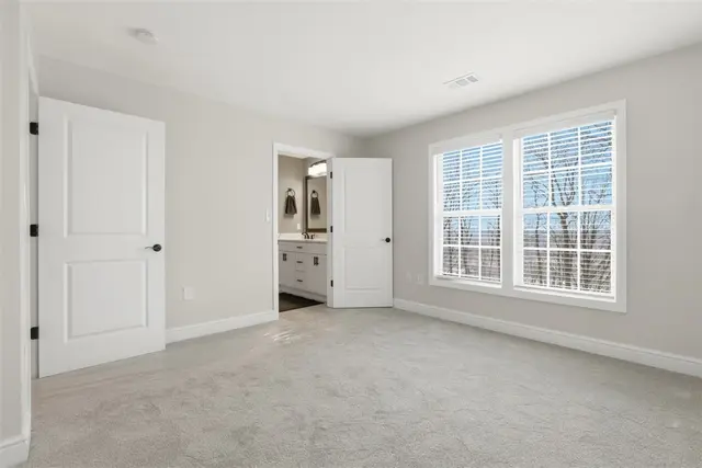 303 Kenney Dr gallery image 3