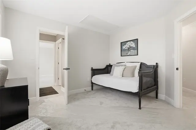 303 Kenney Dr gallery image 9