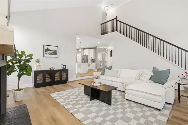 303 Kenney Dr gallery image 12