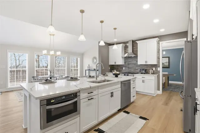 303 Kenney Dr gallery image 20